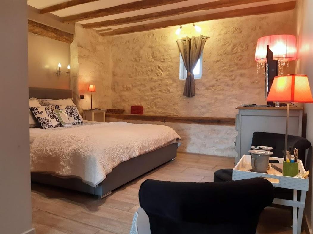 Domaine Les Feuillants Hotel Crouzilles Exterior photo