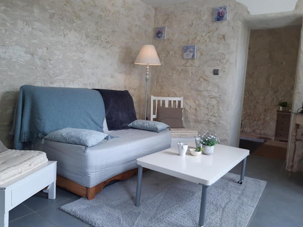 Domaine Les Feuillants Hotel Crouzilles Room photo